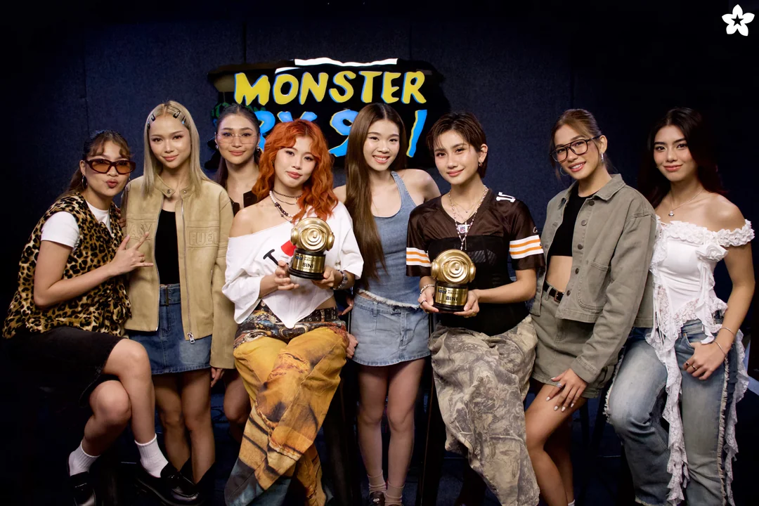 BINI receiving Monster Radio award